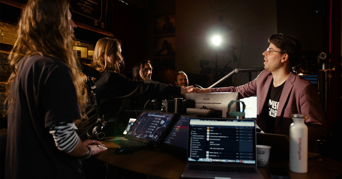 Een avond vol gitaren in Burgerweeshuis Deventer als kick off van Radio On Tour!